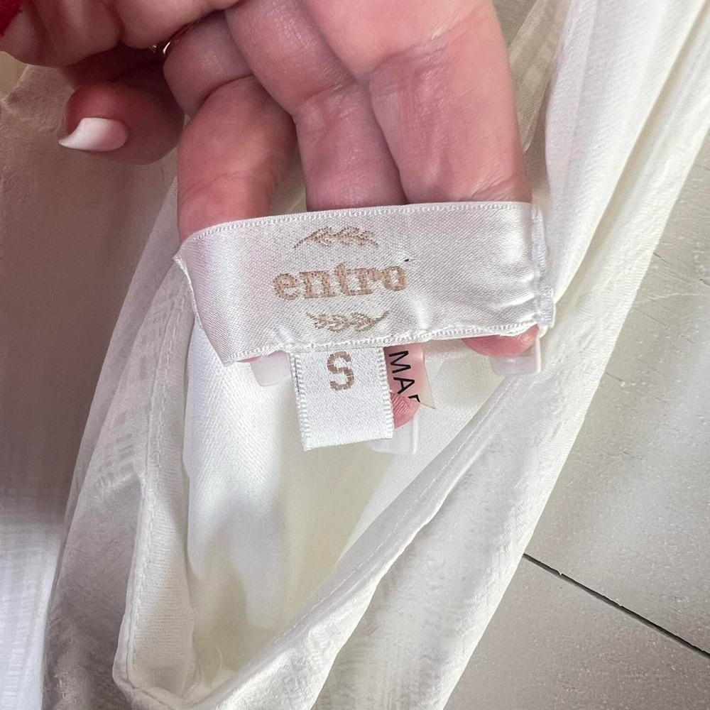 Entro • White Halter V-Neck Sleeveless Swing Dress Size Small - Picture 2 of 6